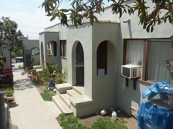 3rd image of 3427 N Figueroa St