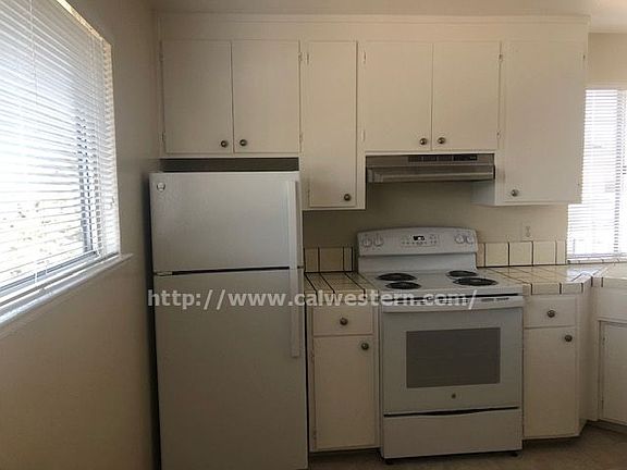 5th image of 548 S Fair Oaks Ave #3