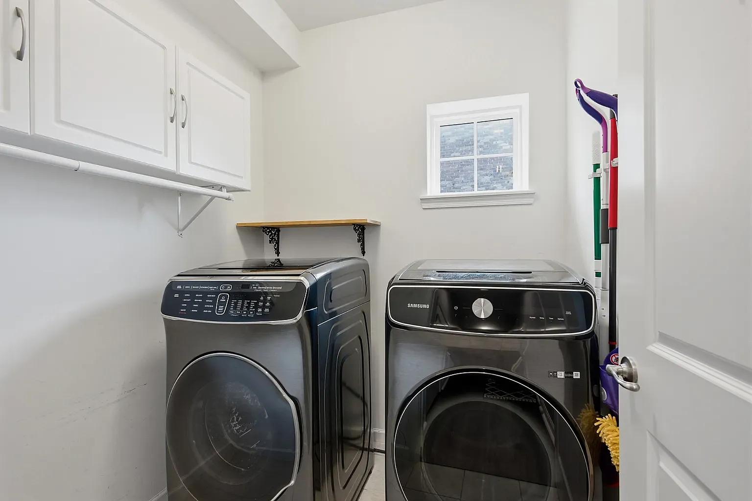 4 bed, 2127 sqft, $3,250 — Photo 4