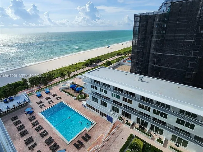5401 Collins Ave #1110 — Photo 27