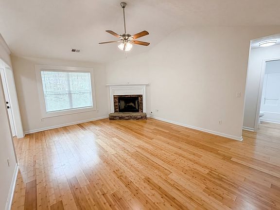4th image of 245 Shadetree Ln