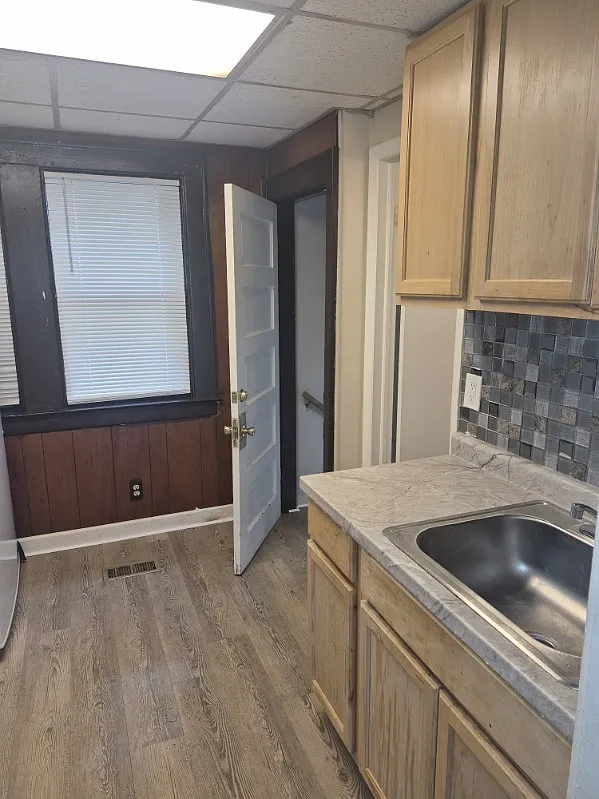 2 bed, 800 sqft, $1,000 — Photo 3