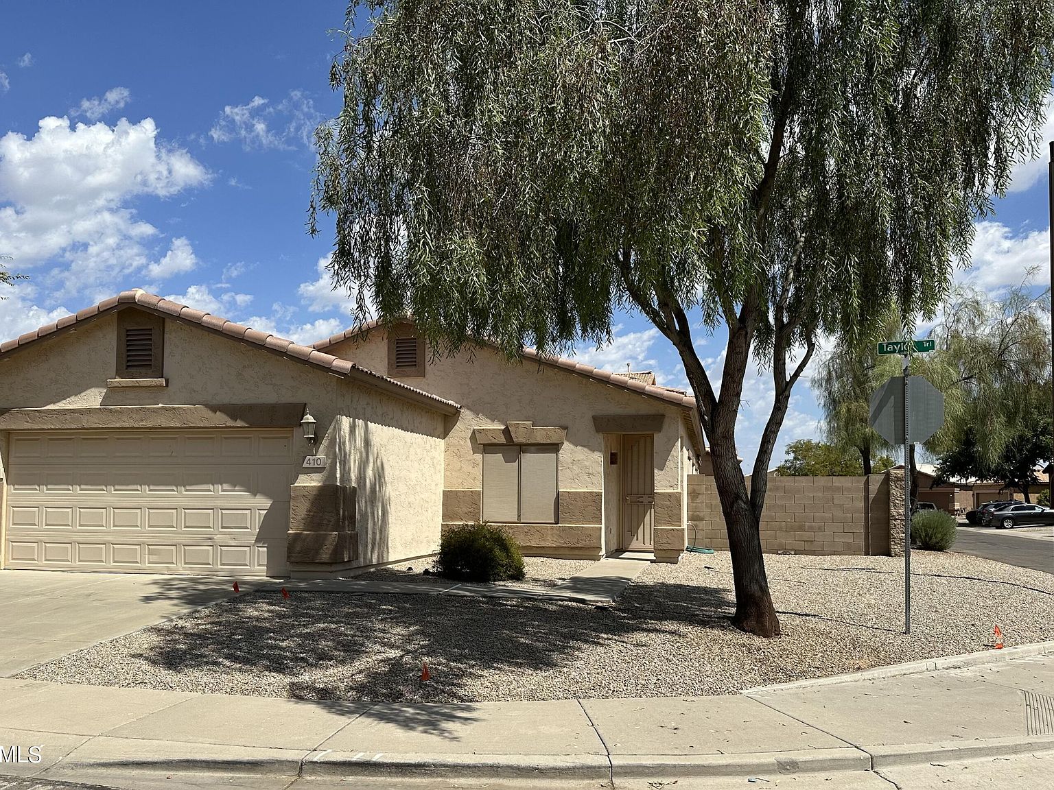 410 E Taylor Trl