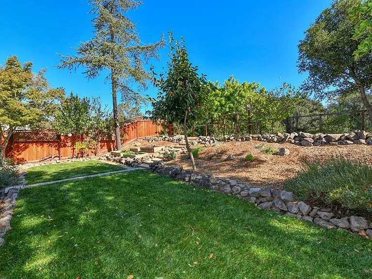 2416 Shoreline Dr — Photo 19