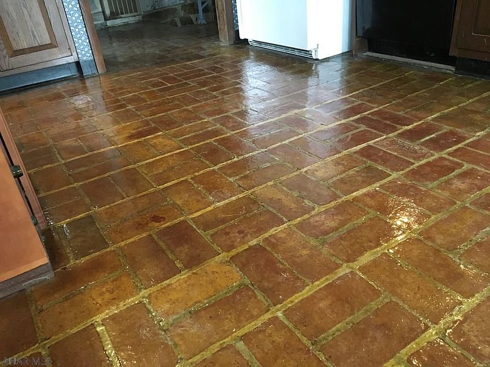 1st image of 113 Main St