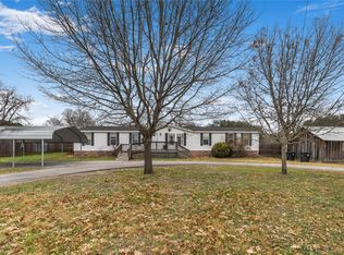 1005 Baumgarten St, Schulenburg, TX 78956