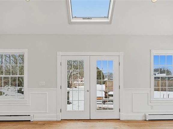 4th image of 179 Schoolhouse Rd