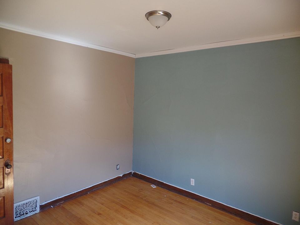 2nd image of 2952 N Cramer St