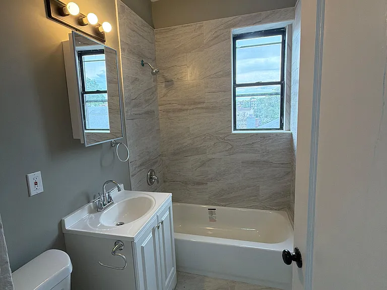 1002 S Orange Ave #403 — Photo 4