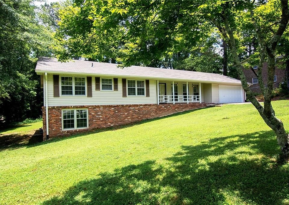1st image of 2022 Windsor Ln