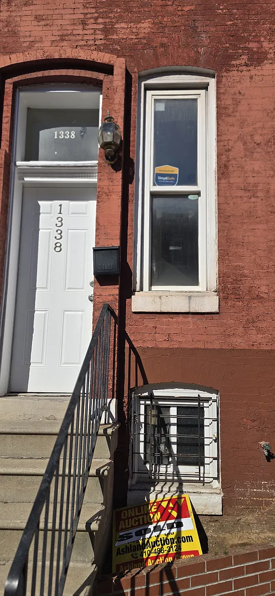 Building Photo - 1338 N Carey St