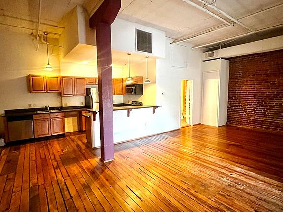 4th image of 0 E Broad St APT 2B