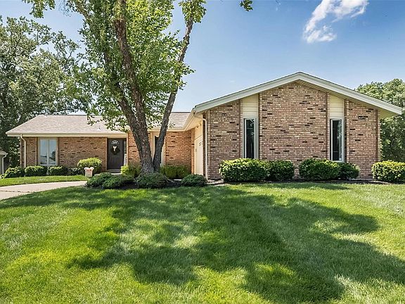 3rd image of 31 Baise Ct