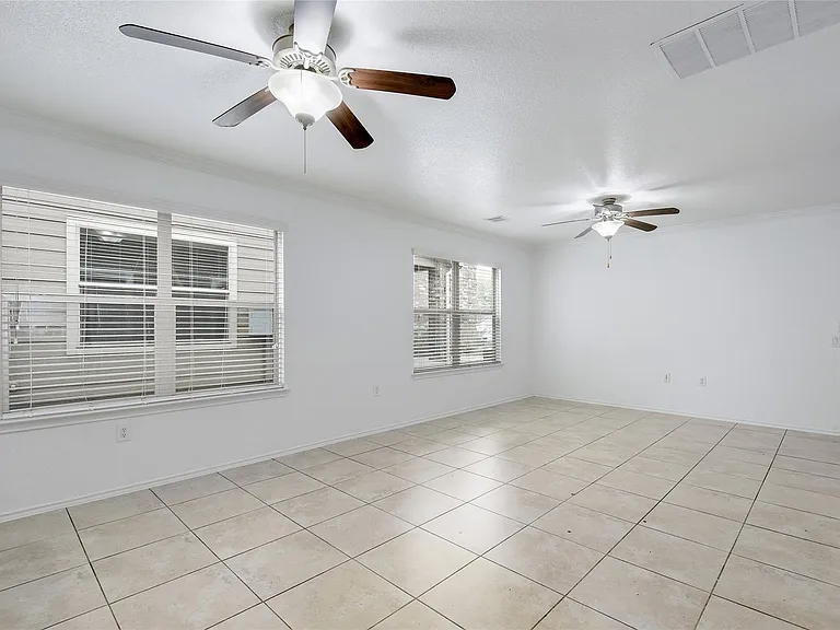 7201 Outfitter Dr — Photo 6