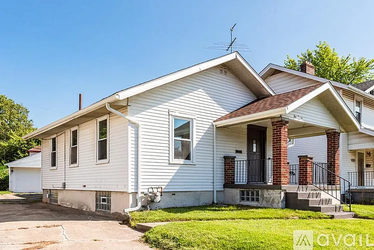 1015 Woodley Rd — Photo 3