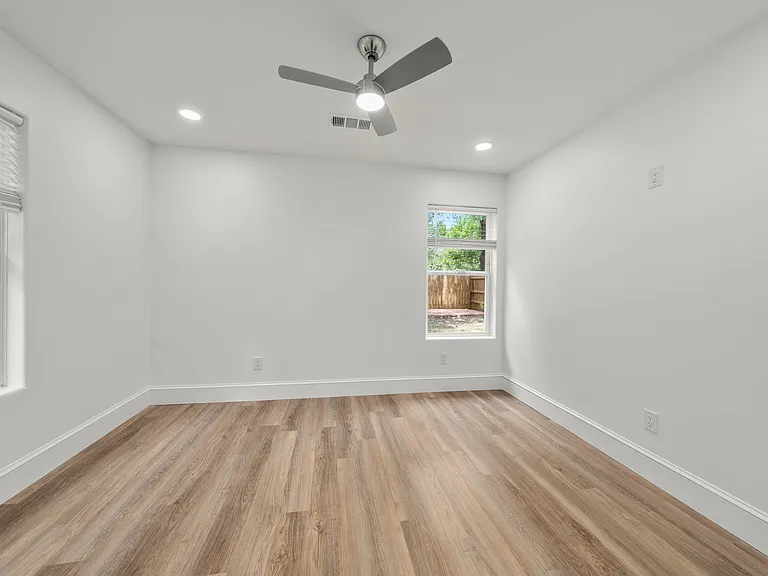 52055 Lockwood Dr — Photo 30