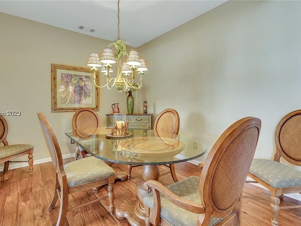 1st image of 4 Winding Trail Ln