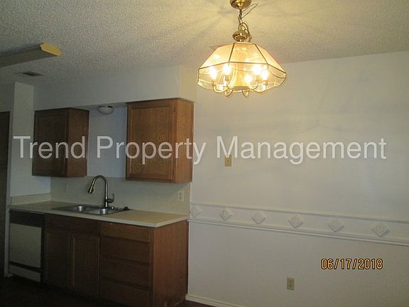 3rd image of 312 Asbury Dr