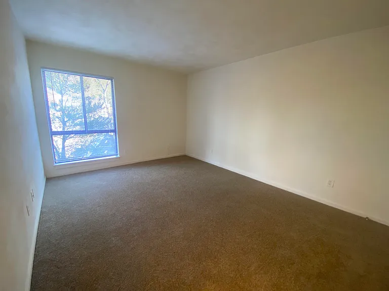 Princeton Circle West Apartments — Photo 99
