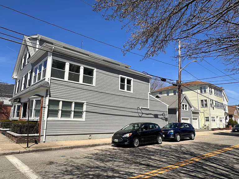 346 Wood St #1 — Photo 2