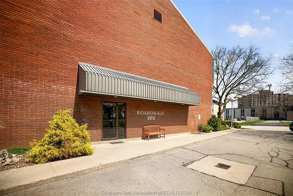 2 bed, 1.0 bath, $1,700 — Photo 1