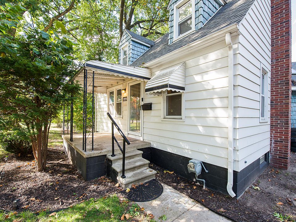31978 Pierce St, photo 2