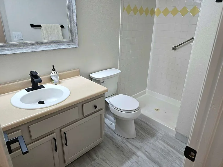 6425 Gilmore Grv — Photo 15