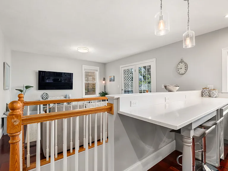 417 E 7th St #1 — Photo 11
