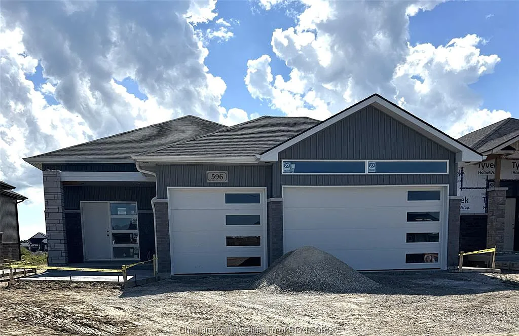 596 Indian Creek Rd W photo 1