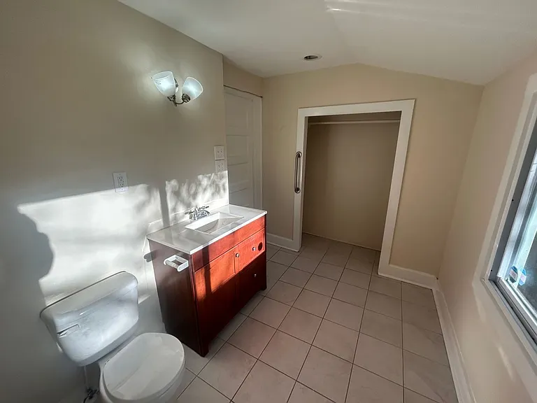1506 Charlton St — Photo 27