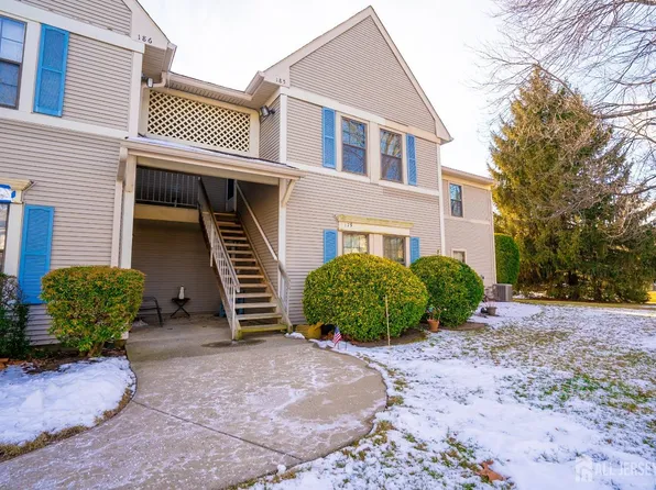 185 Wycoff Way W, East Brunswick, NJ 08816