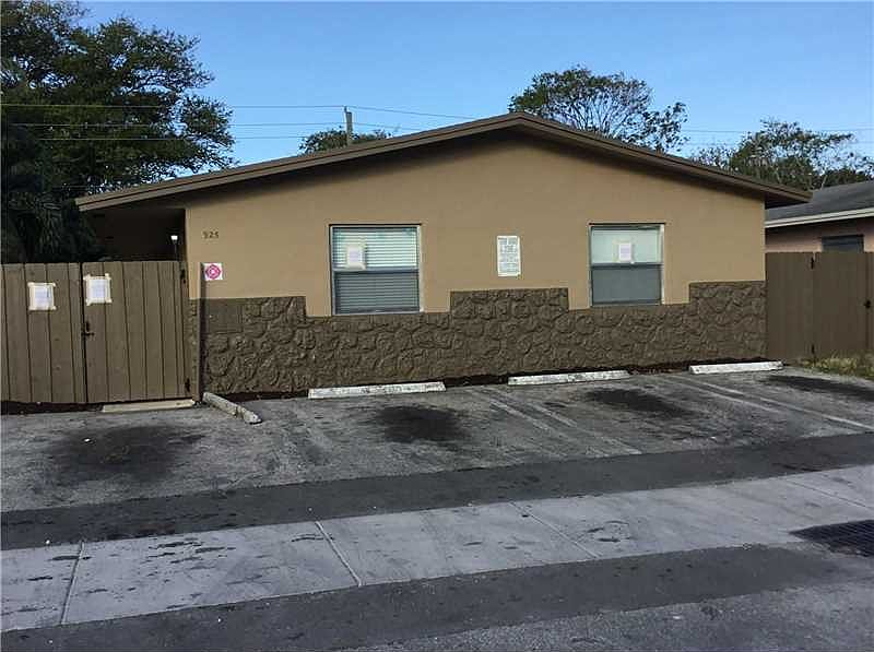 1st image of 925 NW 3rd Ave APT 2