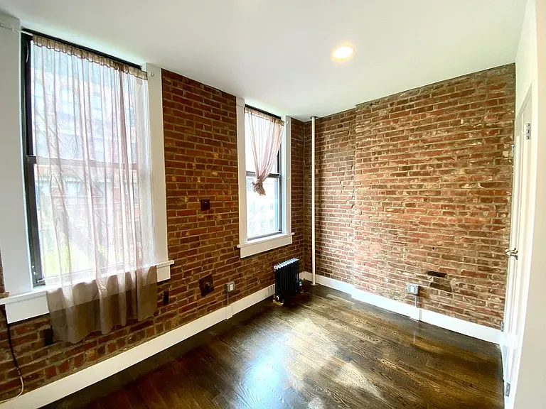 237 E 58th St #4A — Photo 3