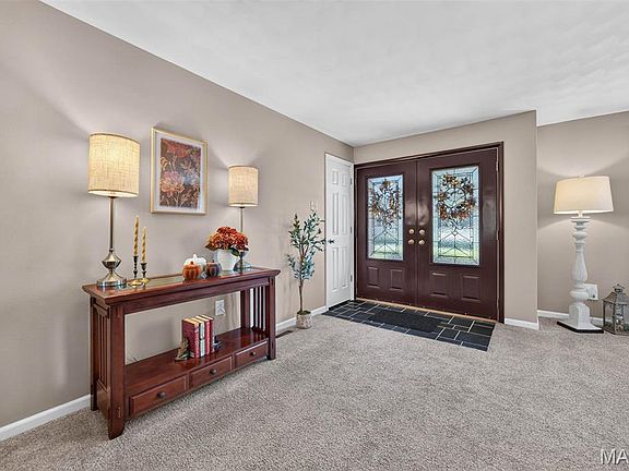 5th image of 19 Madonna Ct