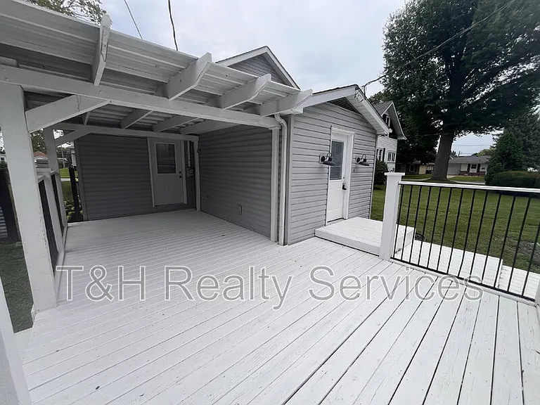 708 N Independence St — Photo 7
