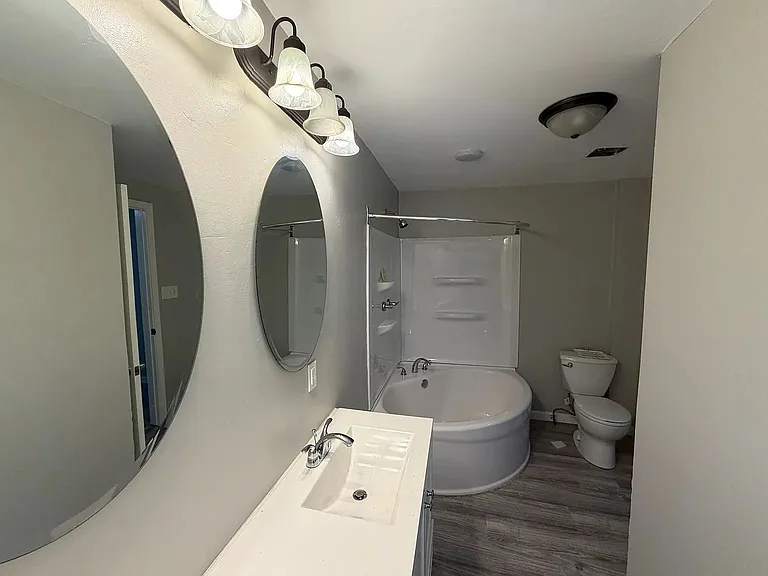 531 E Chestnut St #2 — Photo 11