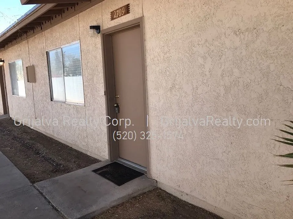 2709 N. Fair Oaks Maintenance