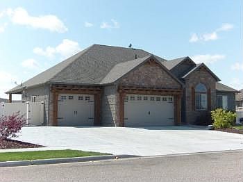 2nd image of 132 Stillwater Dr