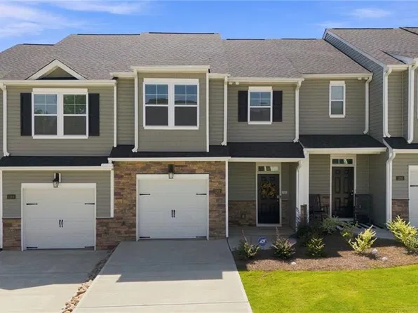 1262 Evelynnview Ln, Kernersville, NC 27284