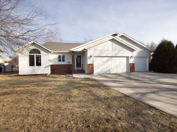 918 16th Ave E, West Fargo, ND 58078