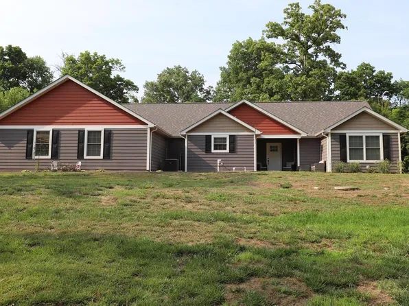 8010 Mady Ln, Farmington, MO 63640