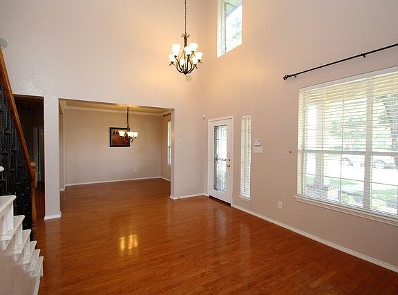 4th image of 1615 Winding Trail Dr