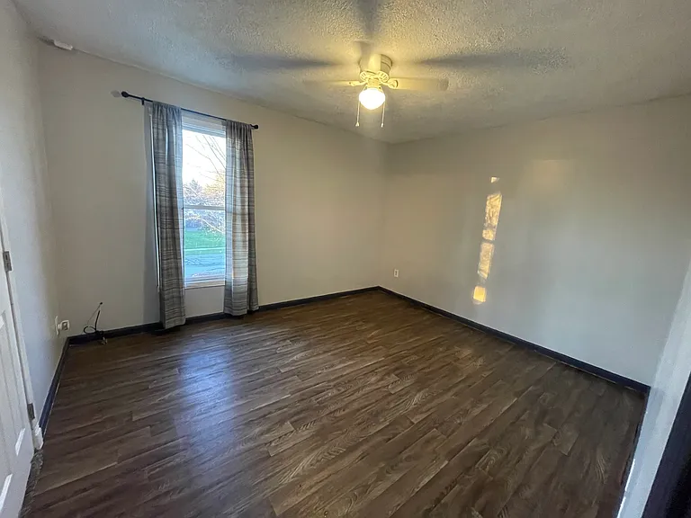 625 Elyria Ave #1/2 — Photo 5