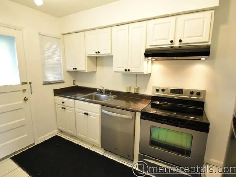 1725-1727 N Star Ave #1729 — Photo 8