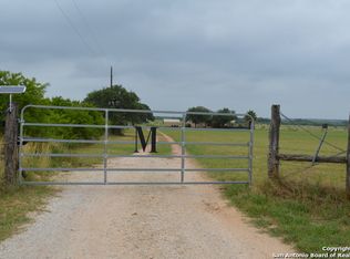 680 County Road 761, Devine, TX 78016