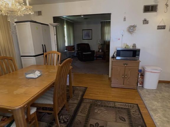 4th image of 9127 Todd Ave