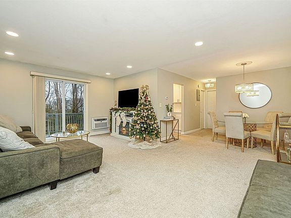2nd image of 15 Fairharbor Dr