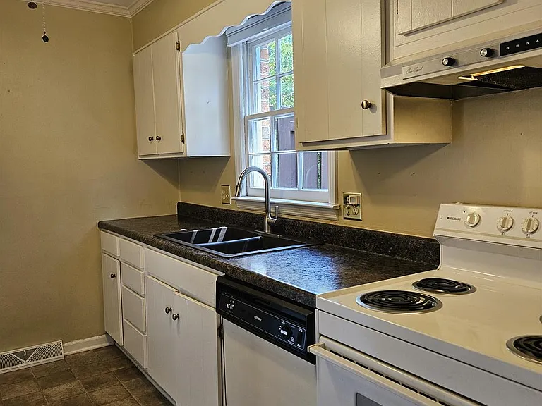 815 Edwards Rd #72A — Photo 6