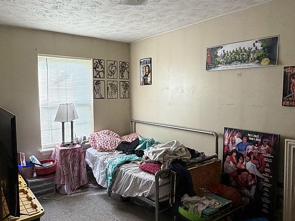 5th image of 119 Langford Ave