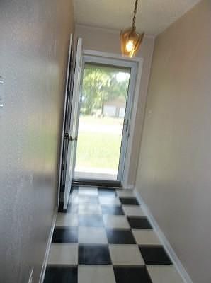 4th image of 903 Jane St